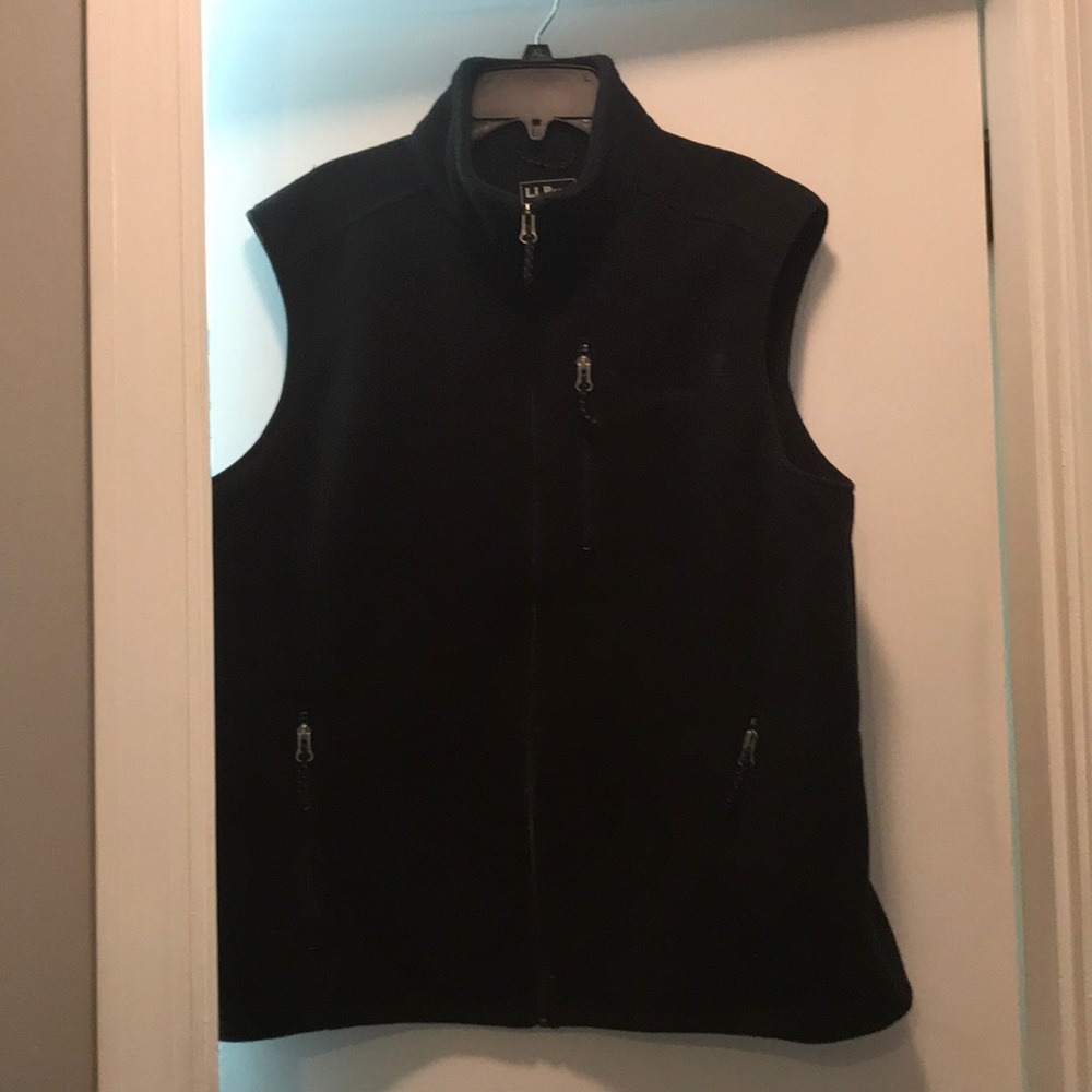 Men’s black vest